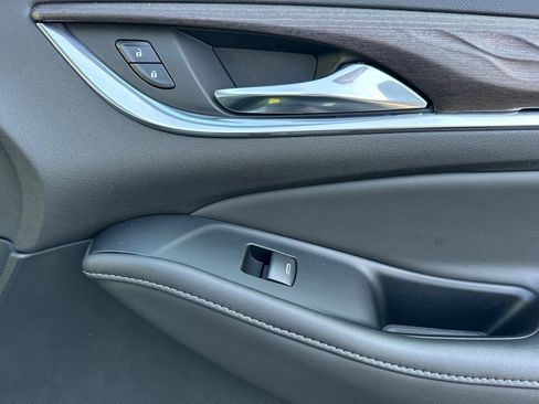 Certified 2024 Buick Enclave Avenir FWD image 23