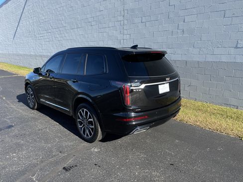 Used 2025 Cadillac XT6 Sport w/ Technology Package image 4
