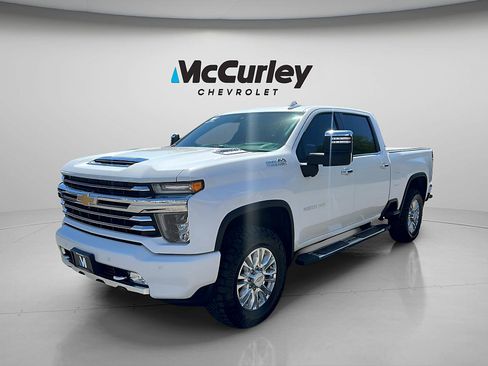 Used 2020 Chevrolet Silverado 2500 High Country w/ Z71 Off-Road Package AWD/4WD image 3