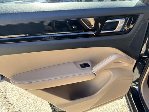 Used 2019 Porsche Cayenne Base FWD image 9