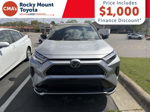 Used 2025 Toyota RAV4 XSE w/ Premium Package image 2