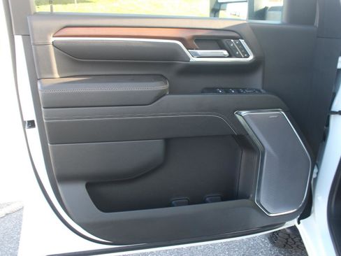 Used 2024 GMC Sierra 2500 Denali w/ Denali Reserve Package image 13