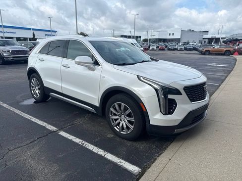 Used 2019 Cadillac XT4 Premium Luxury w/ Cold Weather Package FWD image 3