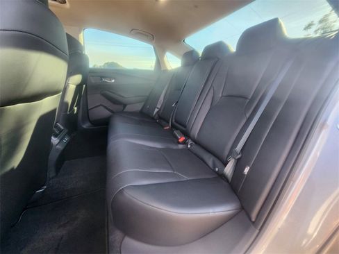 Used 2023 Honda Accord EX-L image 11