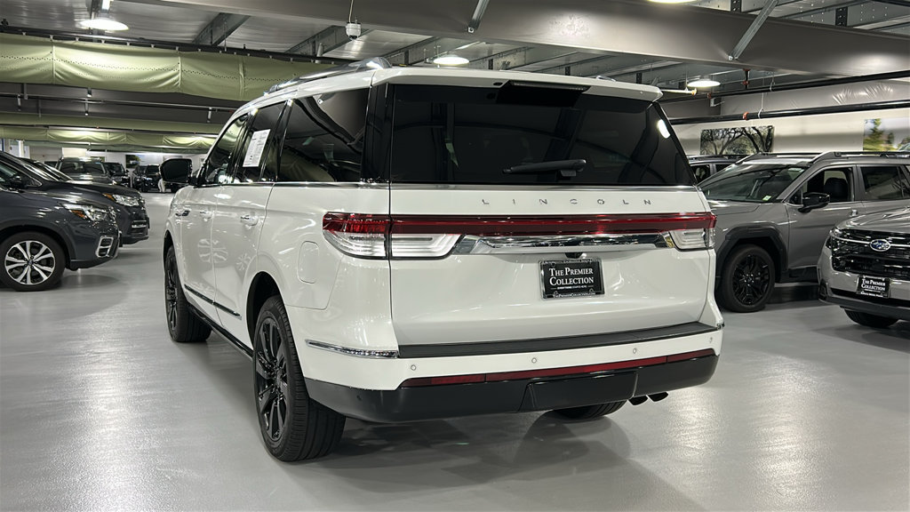 Used 2024 Lincoln Navigator Reserve AWD/4WD image 6