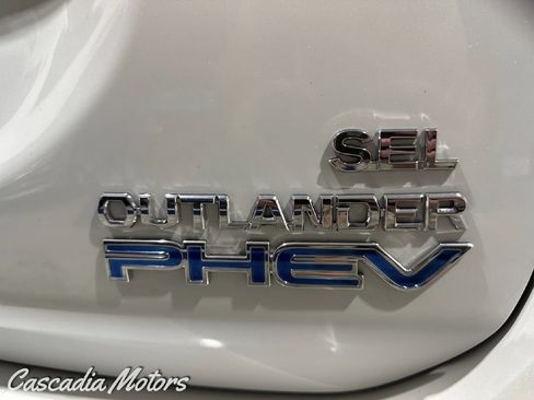 Used 2019 Mitsubishi Outlander SEL AWD/4WD image 39
