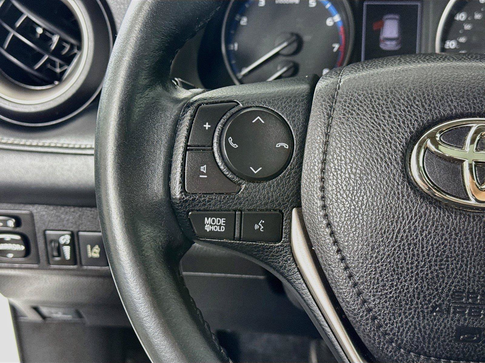 Used 2018 Toyota RAV4 XLE FWD image 16