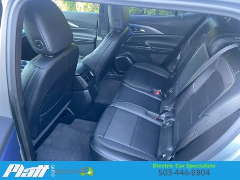 Used 2025 Chevrolet Equinox EV LT FWD image 36