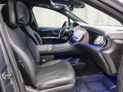 Used 2025 Mercedes-Benz EQS 580 4MATIC SUV image 14