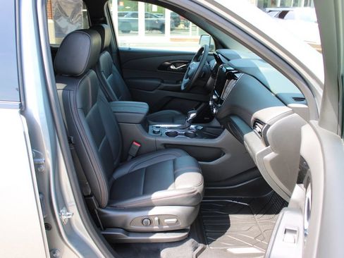 Certified 2023 Chevrolet Traverse RS w/ LPO, Floor Liner Package AWD/4WD image 53