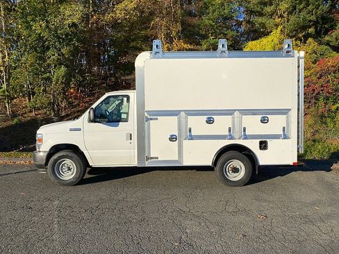 New 2026 Ford E-350 and Econoline 350 Super Duty w/ Power Equipment Group RWD image 5