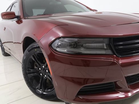 Used 2019 Dodge Charger SXT image 13