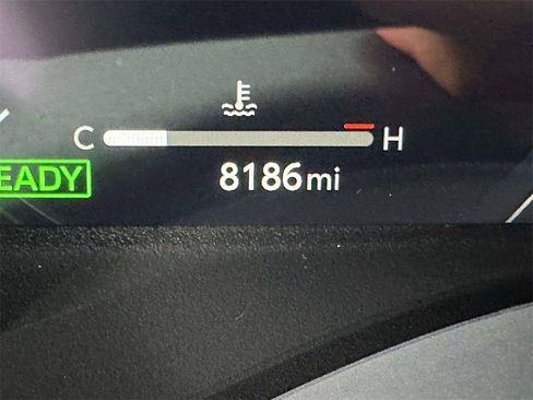 Used 2025 Toyota Sienna Platinum image 40