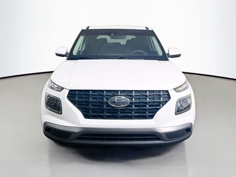 Used 2021 Hyundai Venue SE FWD image 2