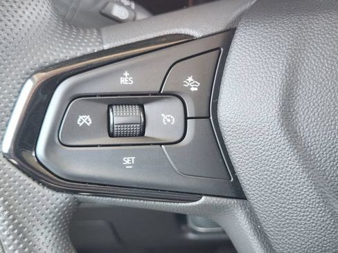 Used 2024 Chevrolet Trax LT FWD image 28