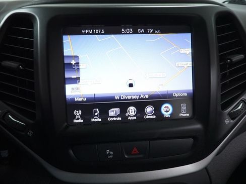 Used 2017 Jeep Cherokee Overland AWD/4WD image 19