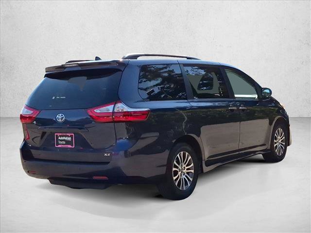 Used 2019 Toyota Sienna XLE w/ XLE Navigation Package FWD image 5