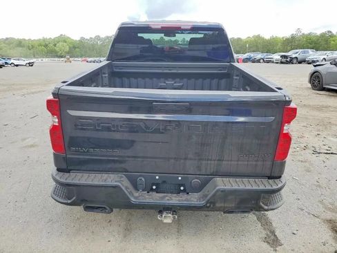 Used 2026 Chevrolet Silverado 1500 Custom Trail Boss w/ Midnight Edition AWD/4WD image 6