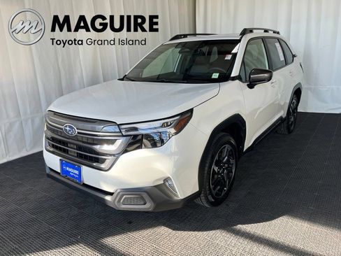 Used 2025 Subaru Forester Limited AWD/4WD image 1