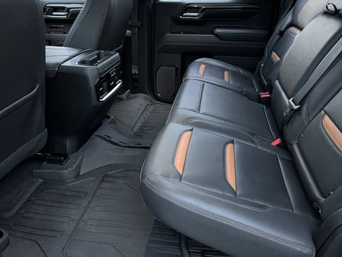 Used 2023 GMC Sierra 1500 AT4 w/ AT4 Premium Package image 16