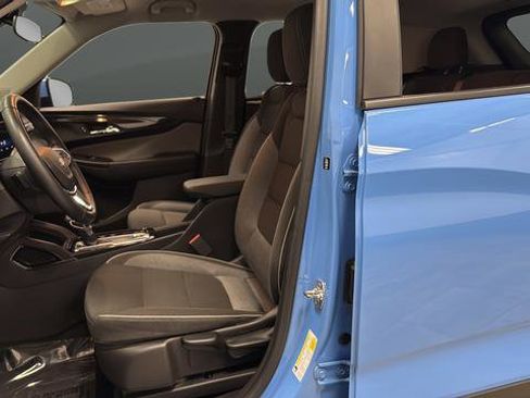 Used 2024 Chevrolet TrailBlazer LT w/ LT Cold Weather Package AWD/4WD image 9