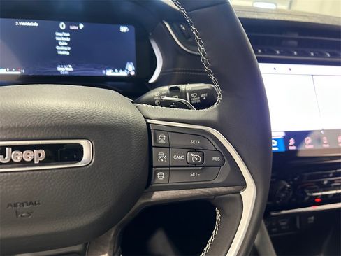 New 2025 Jeep Grand Cherokee Limited image 19