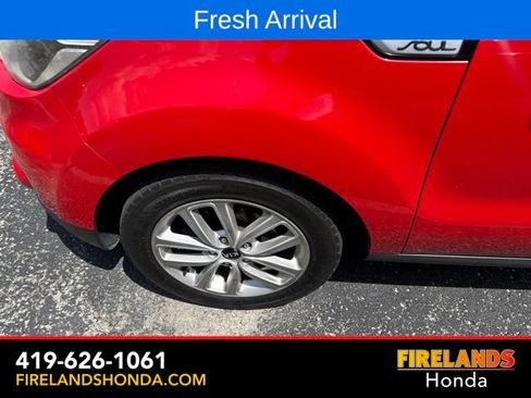 Used 2017 Kia Soul + FWD image 12