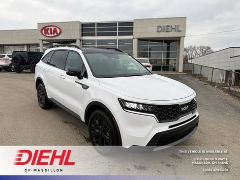 Certified 2023 Kia Sorento S w/ Panoramic Sunroof Package image 1