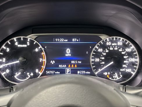 Used 2023 Nissan Altima 2.5 SV FWD image 16