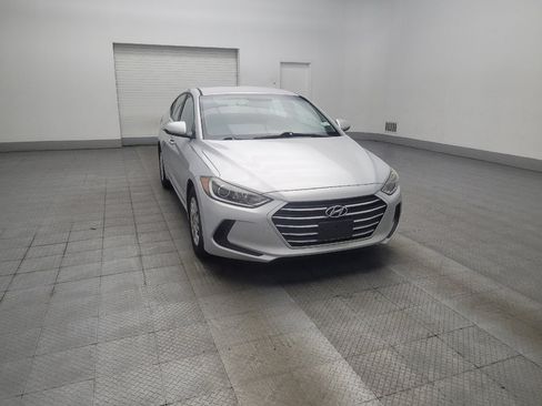 Used 2017 Hyundai Elantra SE w/ Cargo Package FWD image 13