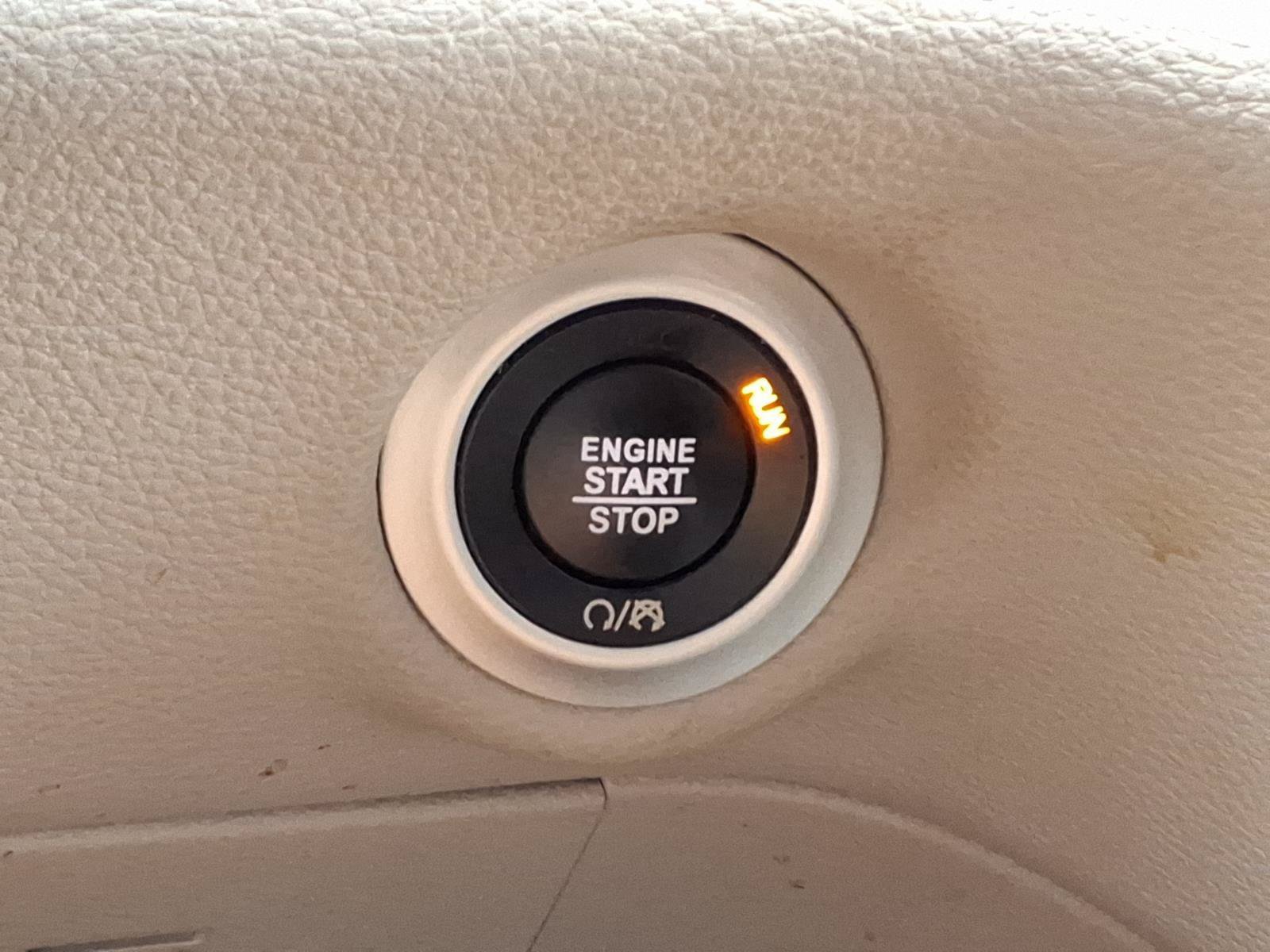 Used 2021 Chrysler Pacifica Touring-L FWD image 14