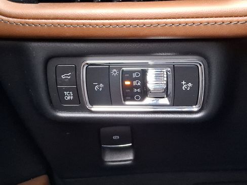 Used 2022 Lincoln Nautilus Reserve w/ Equipment Group 201A image 24