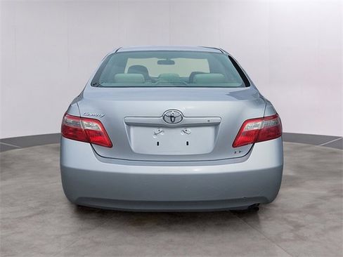 Used 2009 Toyota Camry LE image 5
