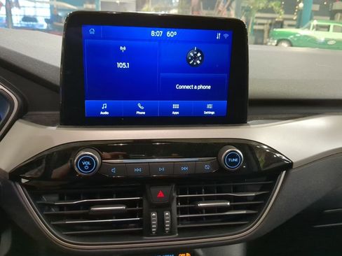 Used 2022 Ford Escape SEL image 3