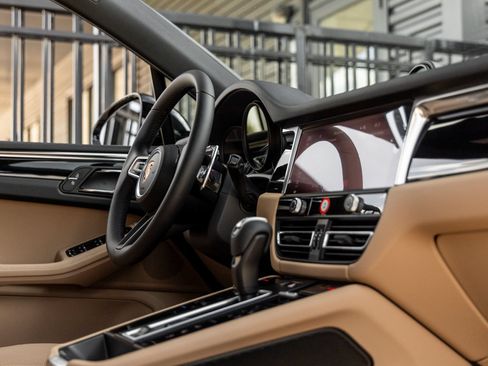 New 2026 Porsche Macan AWD/4WD image 48