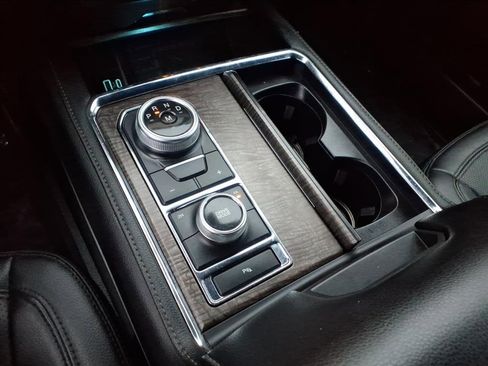 Used 2021 Ford Expedition Limited image 23