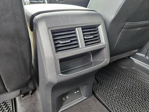 Used 2022 Volkswagen Atlas Cross Sport SE w/ Panoramic Sunroof Package FWD image 13