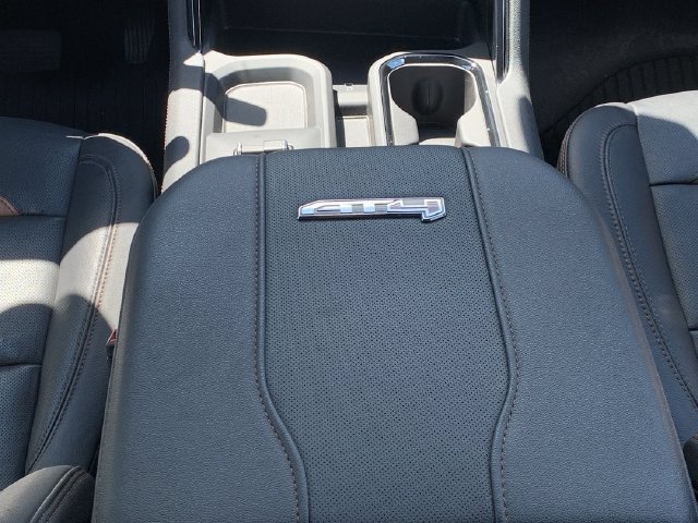 Used 2025 GMC Sierra 2500 AT4 w/ AT4 Premium Plus Package AWD/4WD image 27
