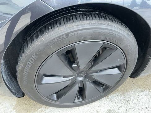 Used 2025 Tesla Model 3 Long Range AWD/4WD image 3