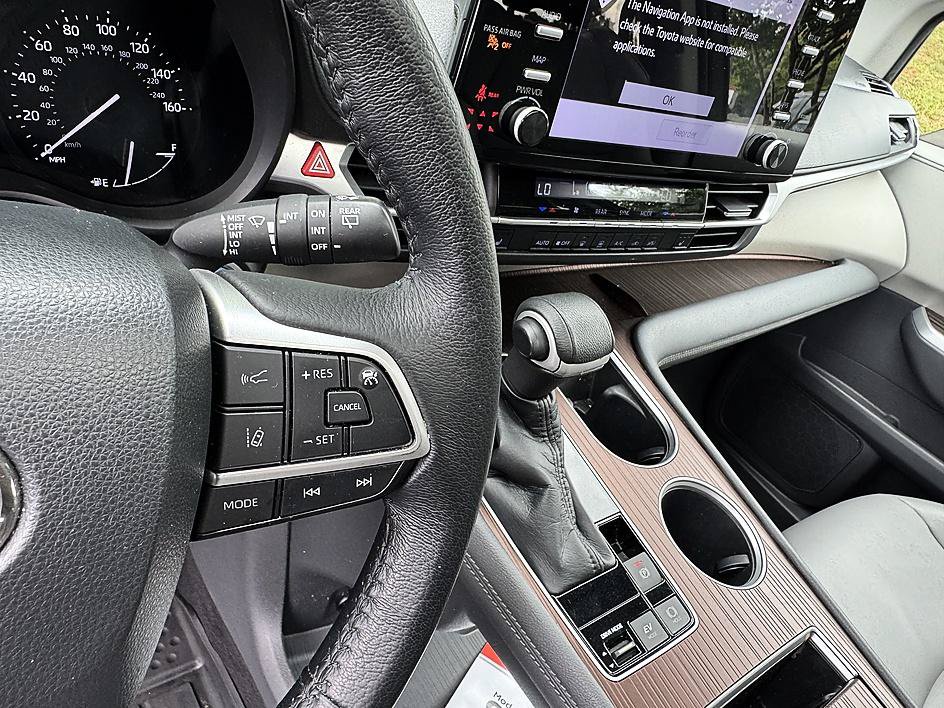 Certified 2022 Toyota Sienna XLE FWD image 15