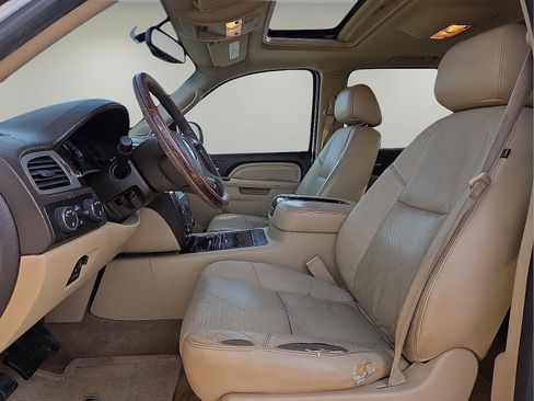 Used 2014 GMC Sierra 2500 Denali w/ Suspension Package, Off-Road image 12