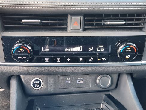 Certified 2023 Nissan Rogue SV image 20