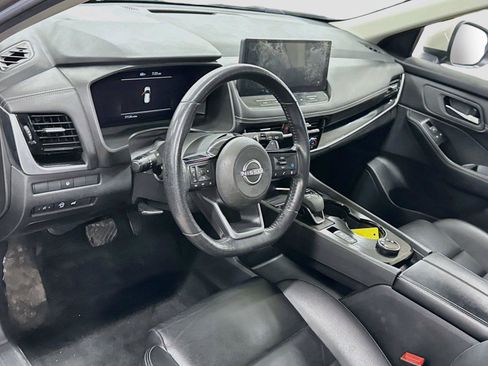 Used 2024 Nissan Rogue SL AWD/4WD image 7