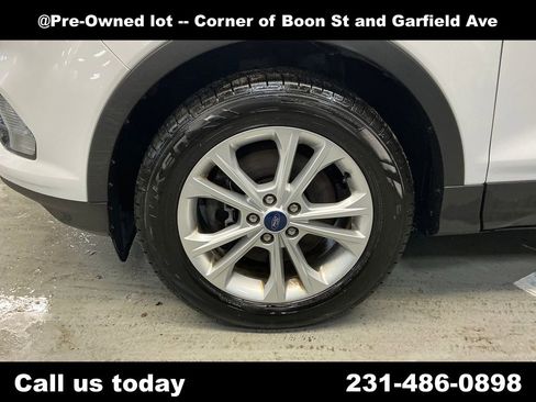 Used 2019 Ford Escape SE image 11