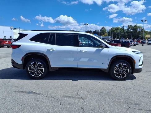 New 2026 Buick Enclave Sport Touring image 3