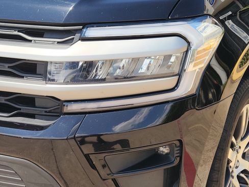 Used 2023 Ford Expedition XLT RWD image 6