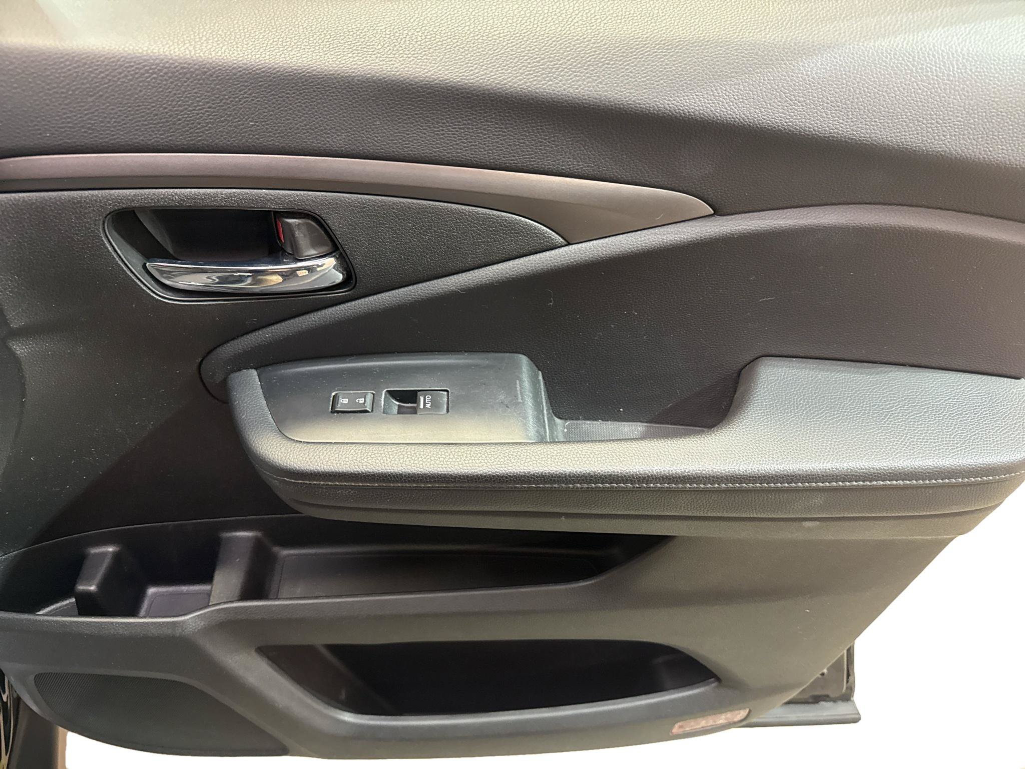 Used 2021 Honda Pilot Special Edition image 16