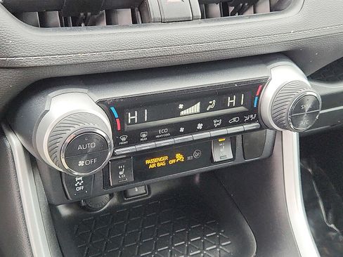 Used 2021 Toyota RAV4 XLE w/ XLE Grade Weather Package image 15