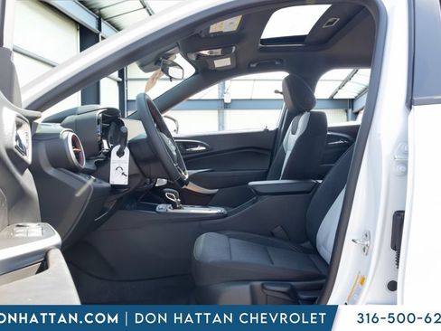 New 2026 Chevrolet Trax RS w/ Sunroof Package FWD image 3