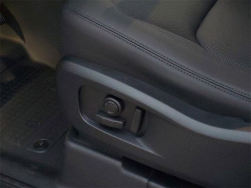 New 2026 Land Rover Defender 110 S image 9